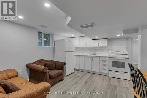 715 Brock Street, Kingston (Central City East), ON - Indoor Photo Showing Kitchen