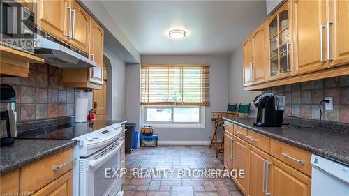 53 - 1460 Limberlost Road, London, ON - Indoor Photo Showing Kitchen