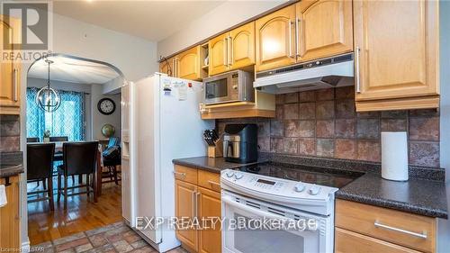 53 - 1460 Limberlost Road, London, ON - Indoor Photo Showing Kitchen