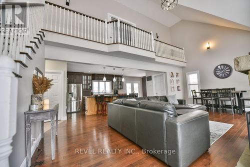 196 Rekela Street N, Timmins (West), ON - Indoor Photo Showing Living Room