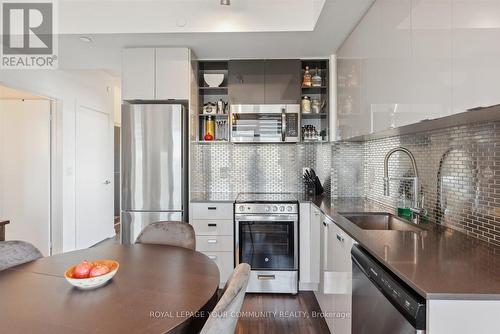 905 - 10 De Boers Drive, Toronto, ON - Indoor Photo Showing Kitchen With Stainless Steel Kitchen With Upgraded Kitchen