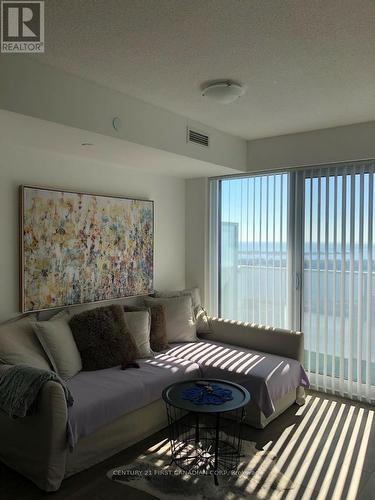 4609 - 88 Harbour Street, Toronto (Waterfront Communities), ON - Indoor Photo Showing Bedroom