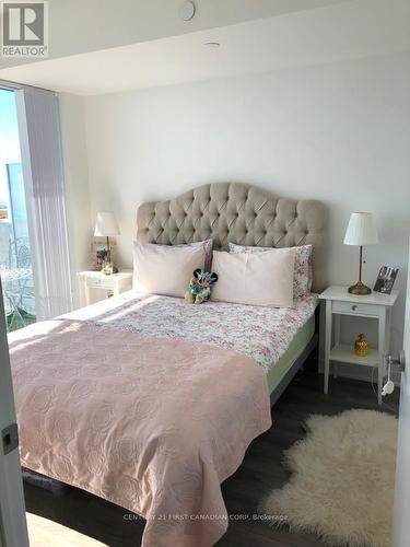 4609 - 88 Harbour Street, Toronto (Waterfront Communities), ON - Indoor Photo Showing Bedroom