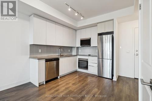 2205 - 297 Oak Walk Drive, Oakville, ON - Indoor Photo Showing Kitchen