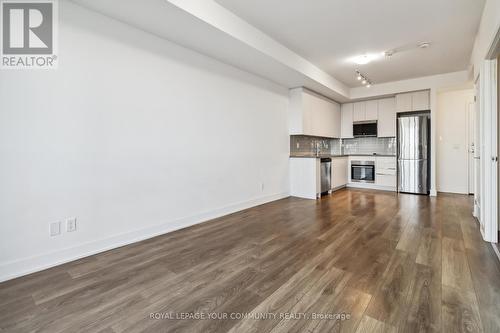 2205 - 297 Oak Walk Drive, Oakville, ON - Indoor Photo Showing Kitchen