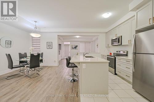 52 Melmar Street, Brampton, ON - Indoor Photo Showing Kitchen