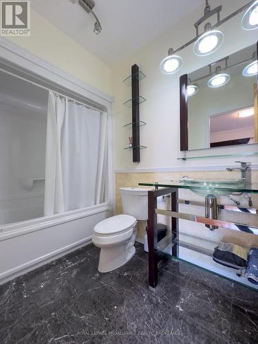 10 North Shore Road, Frontenac Islands (The Islands), ON - Indoor Photo Showing Bathroom