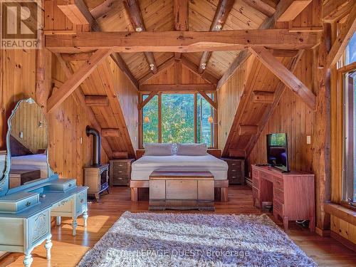 1400 Chemin Du Loup Road, Tiny, ON - Indoor Photo Showing Bedroom