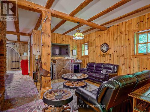 1400 Chemin Du Loup Road, Tiny, ON - Indoor Photo Showing Living Room