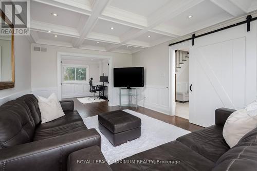 71 Janet Avenue, King, ON - Indoor Photo Showing Living Room