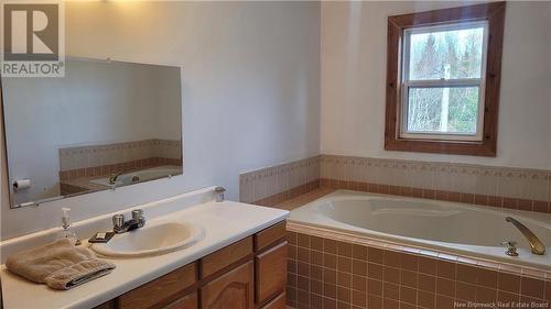 2539 Weldfield-Collette Road, Collette, NB - Indoor Photo Showing Bathroom