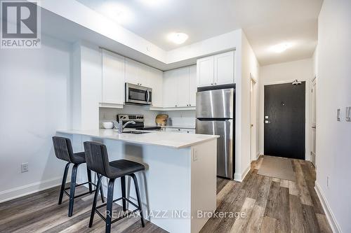 126 - 50 Lakebreeze Drive, Clarington (Newcastle), ON - Indoor Photo Showing Kitchen With Stainless Steel Kitchen With Upgraded Kitchen