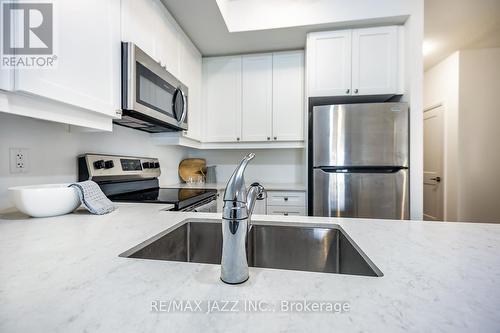 126 - 50 Lakebreeze Drive, Clarington (Newcastle), ON - Indoor Photo Showing Kitchen With Stainless Steel Kitchen With Double Sink