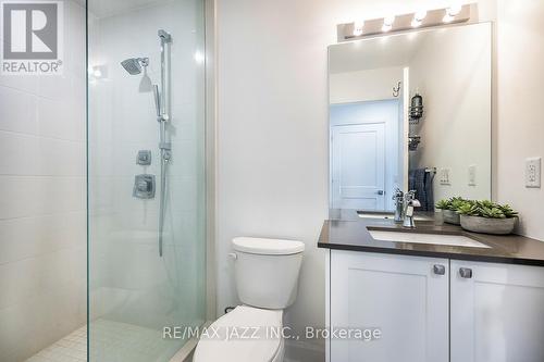 126 - 50 Lakebreeze Drive, Clarington (Newcastle), ON - Indoor Photo Showing Bathroom