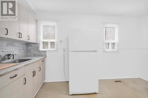 220 Pine Street, Belleville, ON - Indoor Photo Showing Kitchen