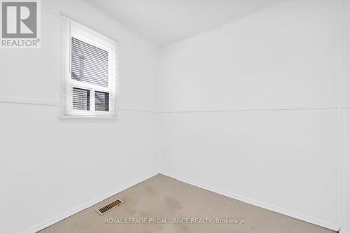 220 Pine Street, Belleville, ON - Indoor Photo Showing Other Room