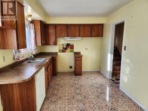 545 County Rd 19, Prince Edward County (Ameliasburgh), ON - Indoor Photo Showing Kitchen With Double Sink