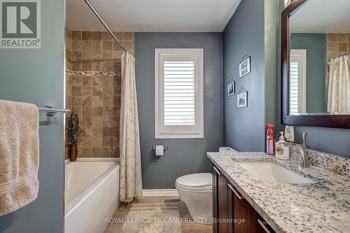 5851 Stone Church Road, Central Elgin (Union), ON - Indoor Photo Showing Bathroom