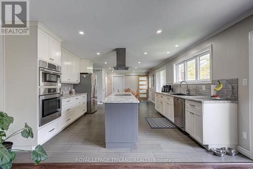 5851 Stone Church Road, Central Elgin (Union), ON - Indoor Photo Showing Kitchen