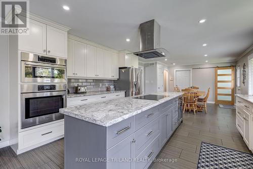 5851 Stone Church Road, Central Elgin (Union), ON - Indoor Photo Showing Kitchen With Upgraded Kitchen