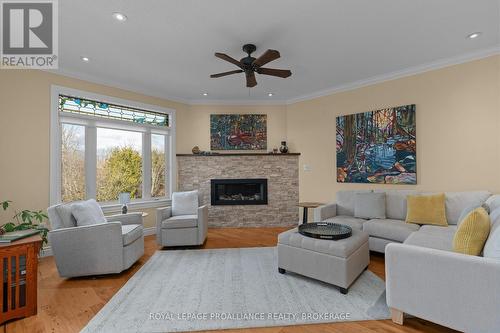 865 Roshan Drive, Kingston (City Northwest), ON - Indoor Photo Showing Living Room With Fireplace