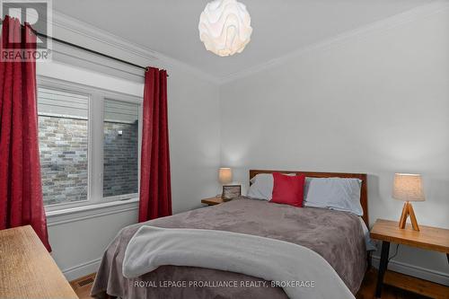 865 Roshan Drive, Kingston (City Northwest), ON - Indoor Photo Showing Bedroom