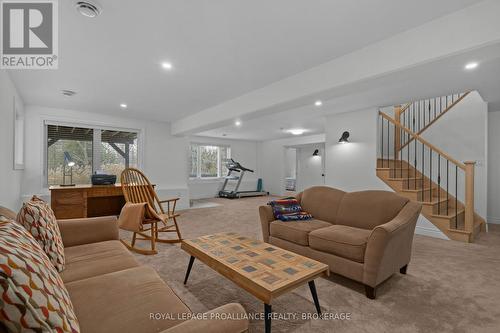 865 Roshan Drive, Kingston (City Northwest), ON - Indoor Photo Showing Living Room