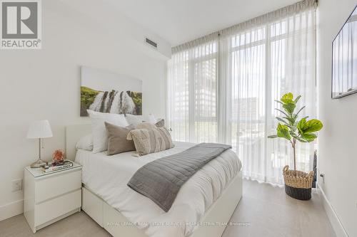 603 - 32 Davenport Road, Toronto, ON - Indoor Photo Showing Bedroom