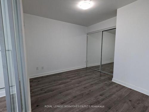 609-58 Orchard View Blvd, Toronto, ON - Indoor Photo Showing Other Room