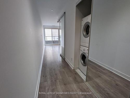 609-58 Orchard View Blvd, Toronto, ON - Indoor Photo Showing Laundry Room