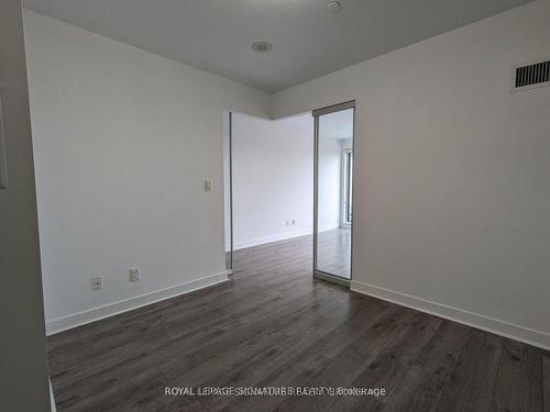 609-58 Orchard View Blvd, Toronto, ON - Indoor Photo Showing Other Room