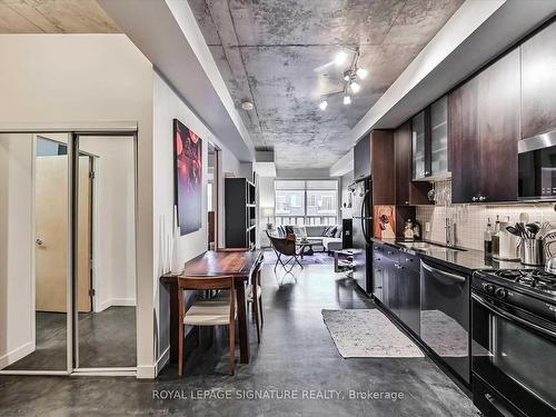 224-1 Shaw St, Toronto, ON - Indoor Photo Showing Kitchen