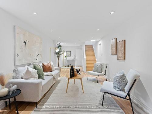 228 Westview Blvd, Toronto, ON - Indoor Photo Showing Living Room