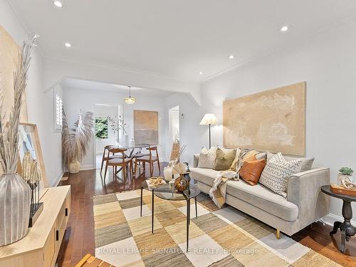 228 Westview Blvd, Toronto, ON - Indoor Photo Showing Living Room