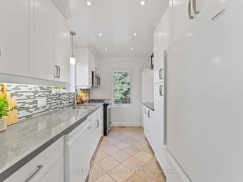 228 Westview Blvd, Toronto, ON - Indoor Photo Showing Kitchen