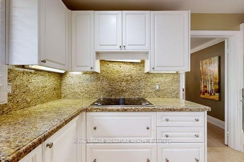 2080 Chippewa Tr, Mississauga, ON - Indoor Photo Showing Kitchen