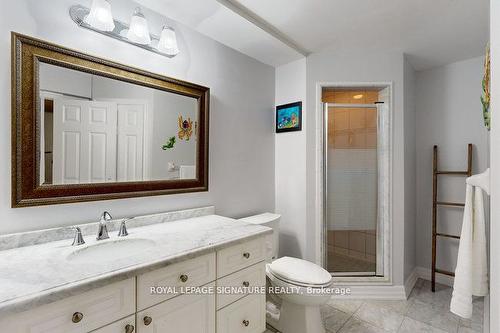 2080 Chippewa Tr, Mississauga, ON - Indoor Photo Showing Bathroom