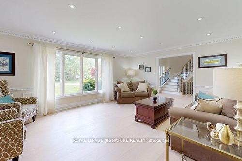 2080 Chippewa Tr, Mississauga, ON - Indoor Photo Showing Living Room