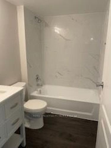 409-300 Webb Dr, Mississauga, ON - Indoor Photo Showing Bathroom