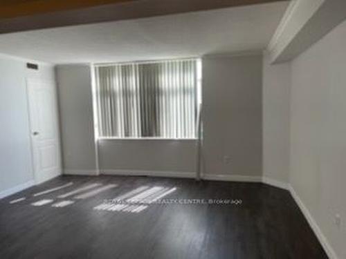 409-300 Webb Dr, Mississauga, ON - Indoor Photo Showing Other Room