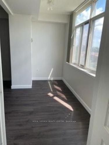 409-300 Webb Dr, Mississauga, ON - Indoor Photo Showing Other Room