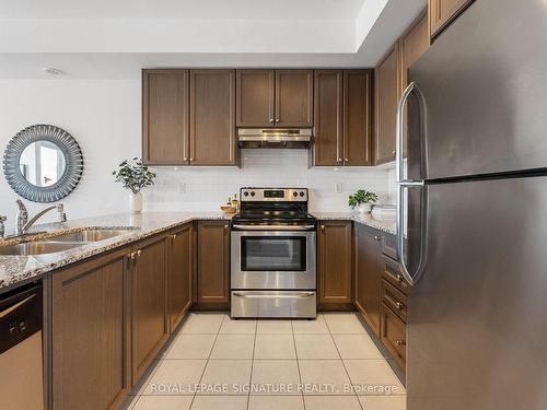 507-10 Drummond St, Toronto, ON - Indoor Photo Showing Kitchen With Stainless Steel Kitchen With Double Sink With Upgraded Kitchen