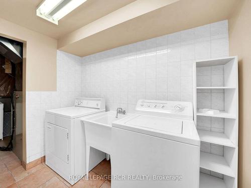 86 Wood Circ, Caledon, ON - Indoor Photo Showing Laundry Room