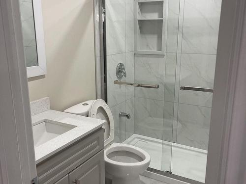 3 Portman St, Caledon, ON - Indoor Photo Showing Bathroom