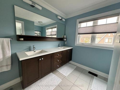 57 Waterview Lane, Grimsby, ON - Indoor Photo Showing Bathroom