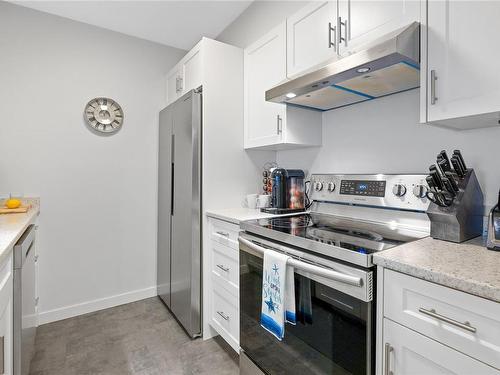 307-3555 Outrigger Rd, Nanoose Bay, BC - Indoor Photo Showing Kitchen