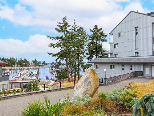 307-3555 Outrigger Rd, Nanoose Bay, BC - Outdoor