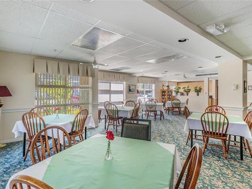 301-750 Memorial Ave, Qualicum Beach, BC - Indoor Photo Showing Dining Room