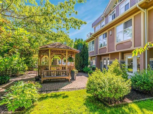 301-750 Memorial Ave, Qualicum Beach, BC - Outdoor With Deck Patio Veranda