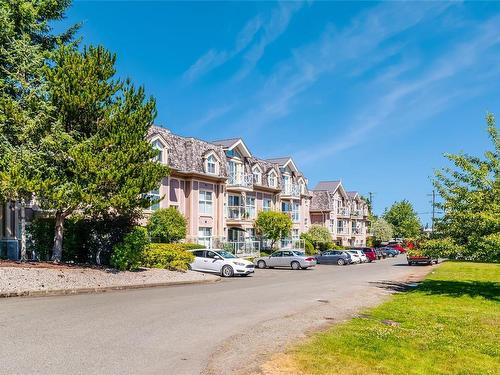 301-750 Memorial Ave, Qualicum Beach, BC - Outdoor With Facade